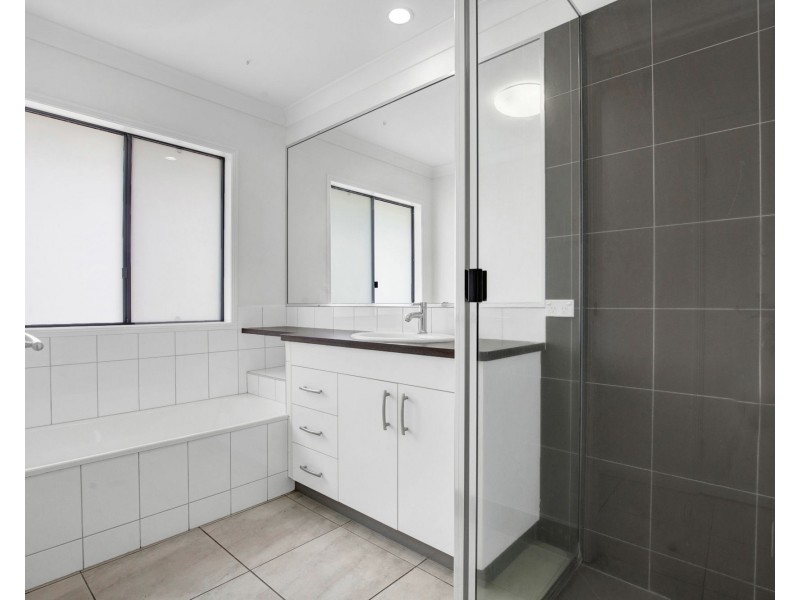 27 Maryvale Circuit, Beaconsfield QLD 4740