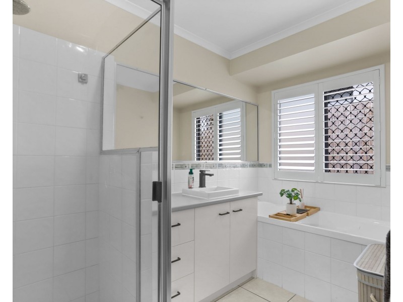 33 Dustwill Street, Eimeo QLD 4740