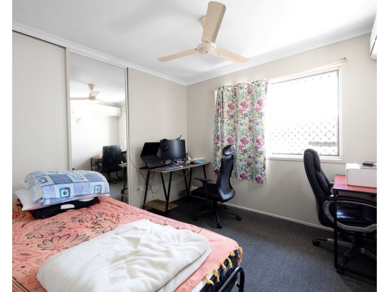 327 Shakespeare Street, Mackay QLD 4740