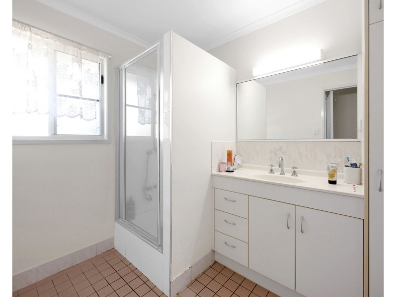 327 Shakespeare Street, Mackay QLD 4740