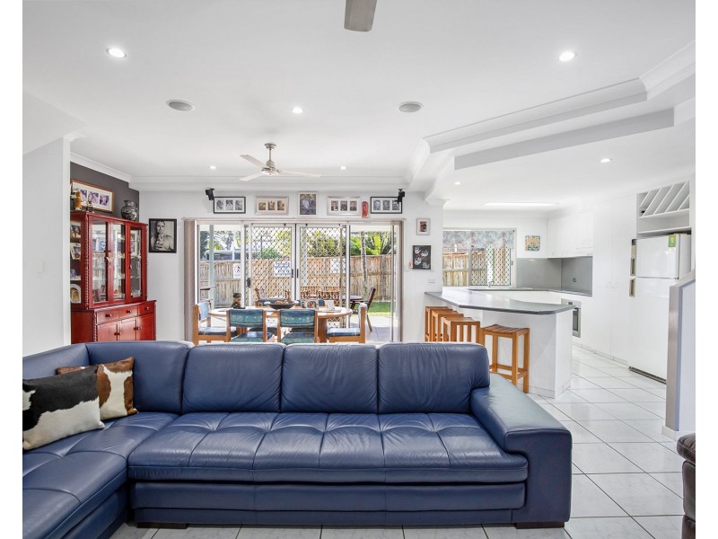 17 Bradman Drive, Glenella QLD 4740