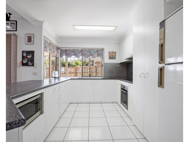 17 Bradman Drive, Glenella QLD 4740