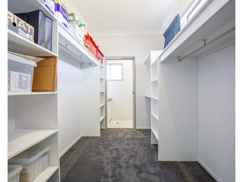 17 Bradman Drive, Glenella QLD 4740