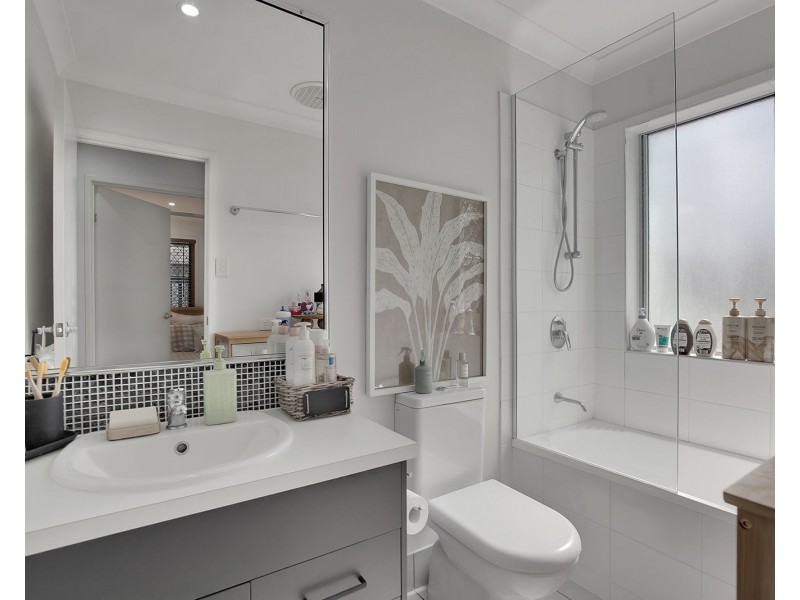 2 Peppertree Crescent, Andergrove QLD 4740