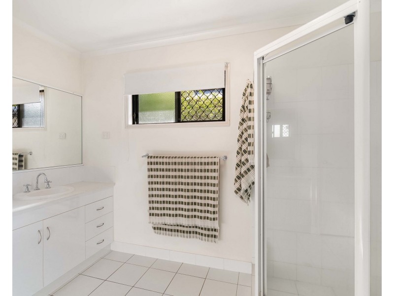 3 Schapers Road, Glenella QLD 4740