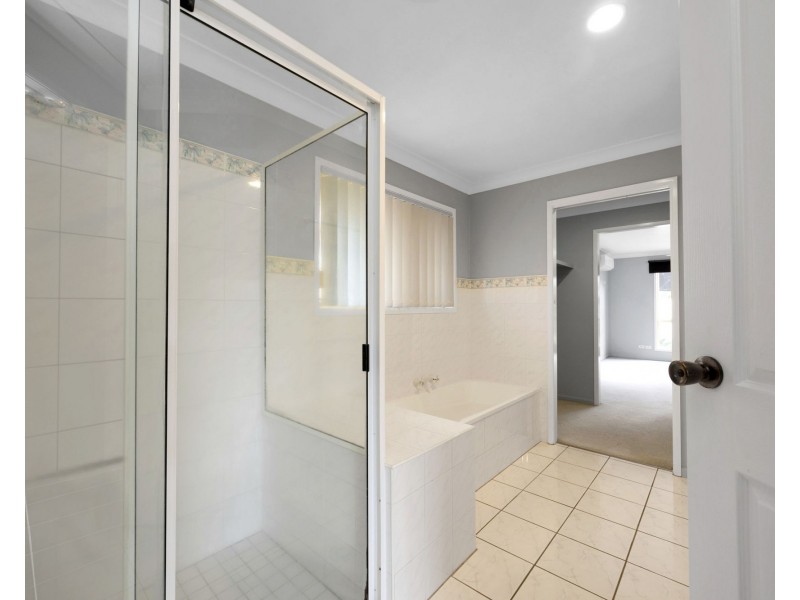 5 Deborah Court, Andergrove QLD 4740