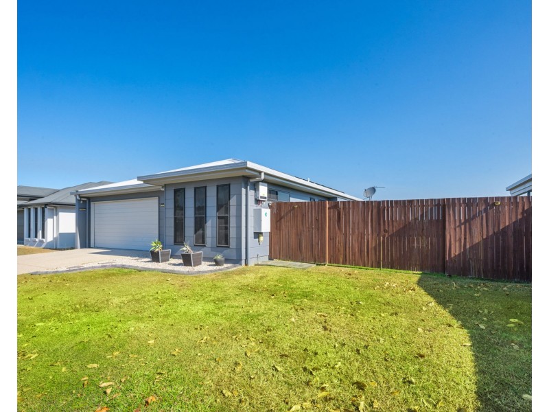 11 Amara Street, Rural View QLD 4740