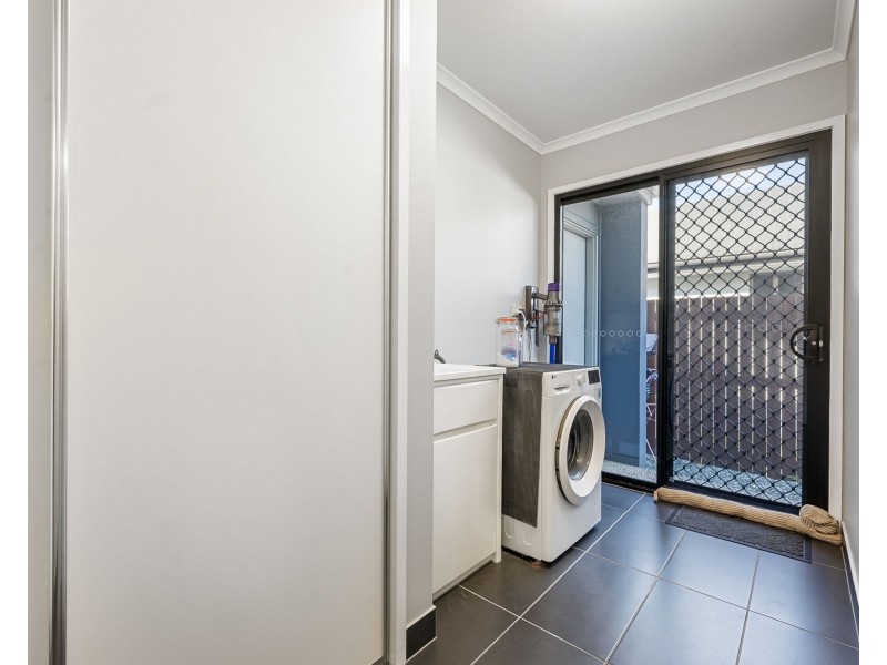 11 Amara Street, Rural View QLD 4740