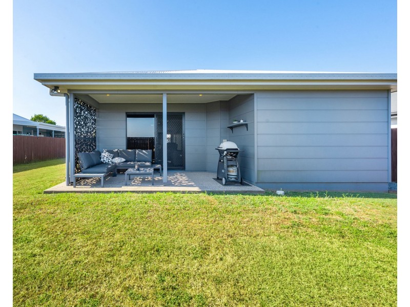 11 Amara Street, Rural View QLD 4740
