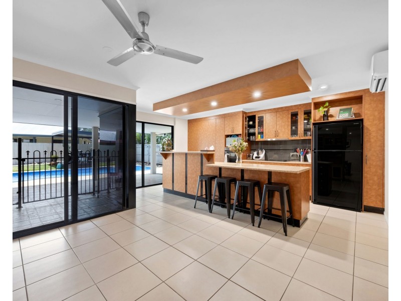 7 Gingham Street, Glenella QLD 4740