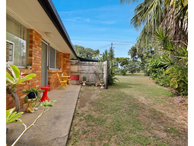 1-3/10 Binnington Esplanade, East Mackay QLD 4740