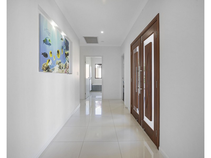 5 Archer Court, Rural View QLD 4740