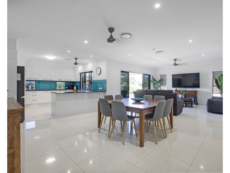 5 Archer Court, Rural View QLD 4740