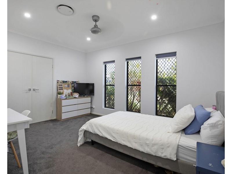 5 Archer Court, Rural View QLD 4740