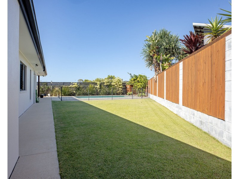 5 Archer Court, Rural View QLD 4740