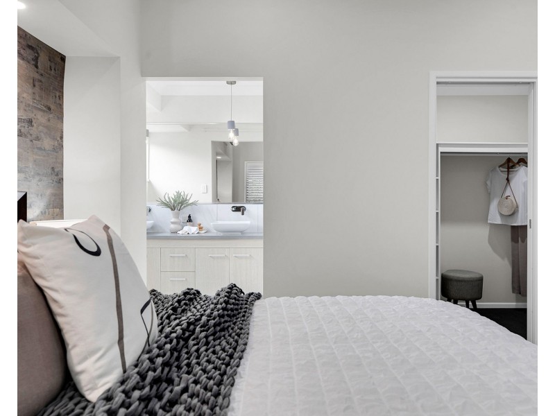8 Pellage Court, Beaconsfield QLD 4740