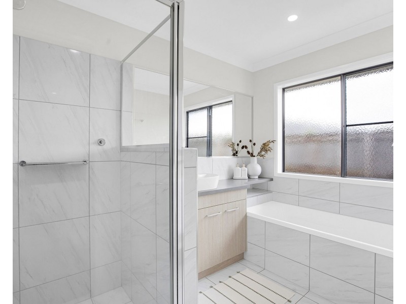8 Pellage Court, Beaconsfield QLD 4740