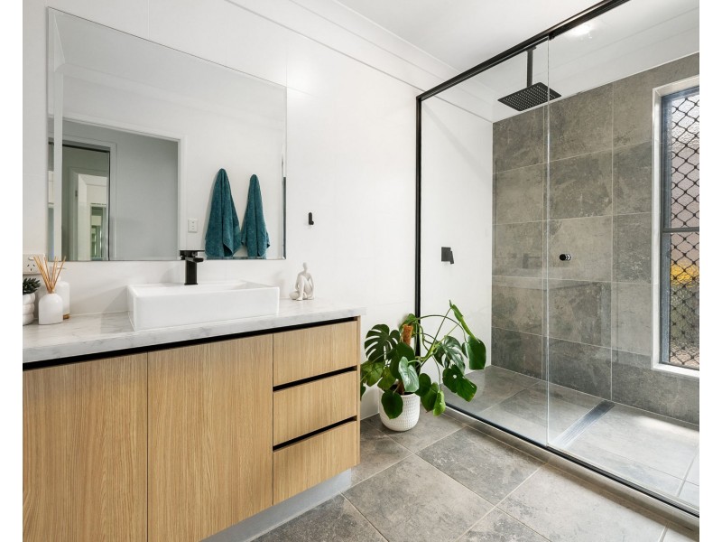 17 Watercrest Circuit, Richmond QLD 4740