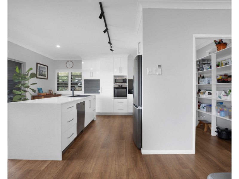 11 Outlook Crescent, Mount Pleasant QLD 4740