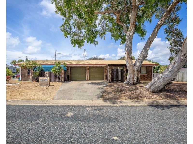 unit 1 & 2 13 Michael Moohin Drive, Slade Point QLD 4740