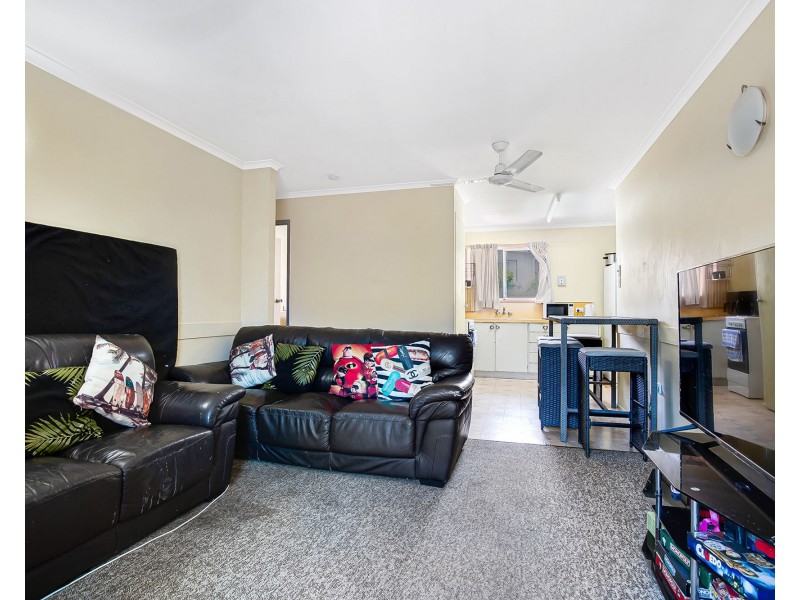 unit 1 & 2 13 Michael Moohin Drive, Slade Point QLD 4740