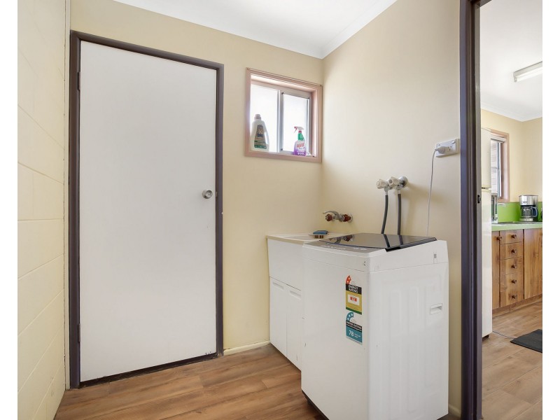 unit 1 & 2 13 Michael Moohin Drive, Slade Point QLD 4740