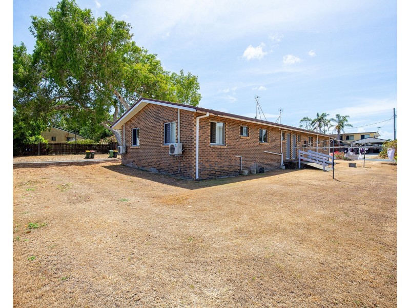 unit 1 & 2 13 Michael Moohin Drive, Slade Point QLD 4740