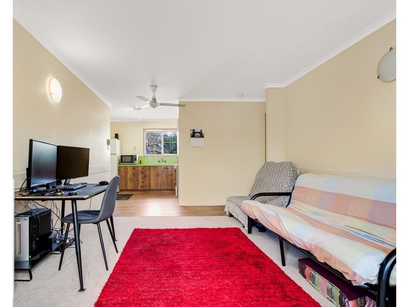 unit 1 & 2 13 Michael Moohin Drive, Slade Point QLD 4740