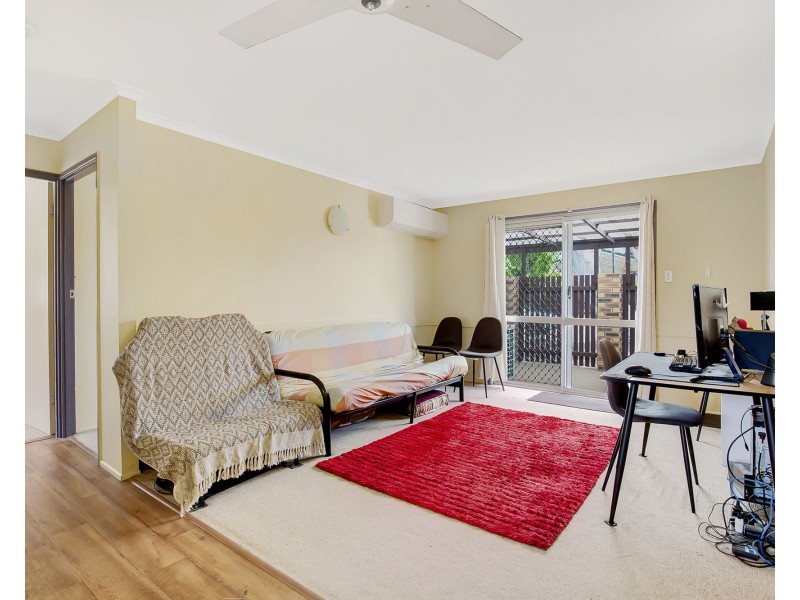 unit 1 & 2 13 Michael Moohin Drive, Slade Point QLD 4740