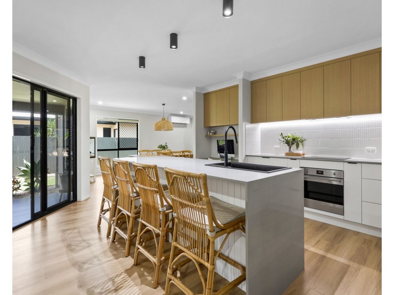 16 Companion Way, Bucasia QLD 4750