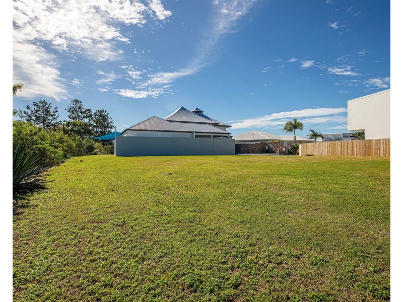 63 Beach Road, Dolphin Heads QLD 4740