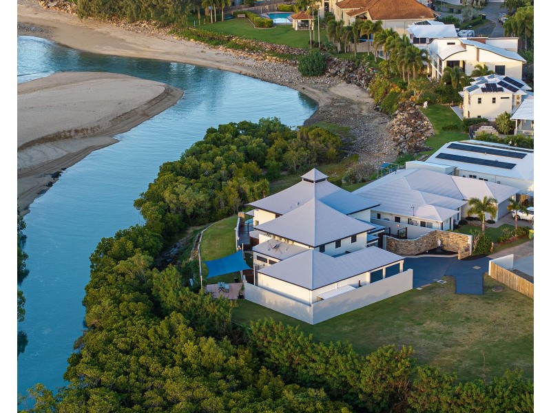 63 Beach Road, Dolphin Heads QLD 4740