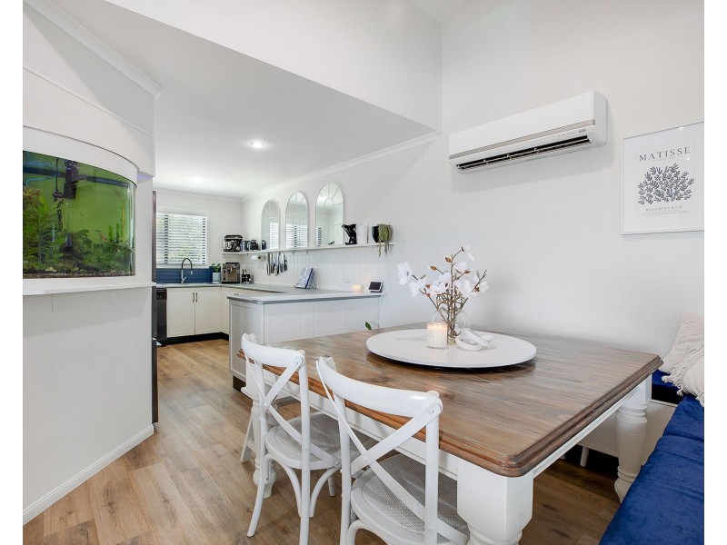 17 Woodlands Drive, Eimeo QLD 4740