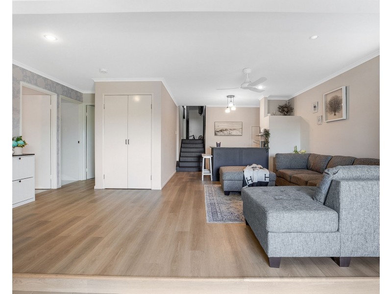 17 Woodlands Drive, Eimeo QLD 4740