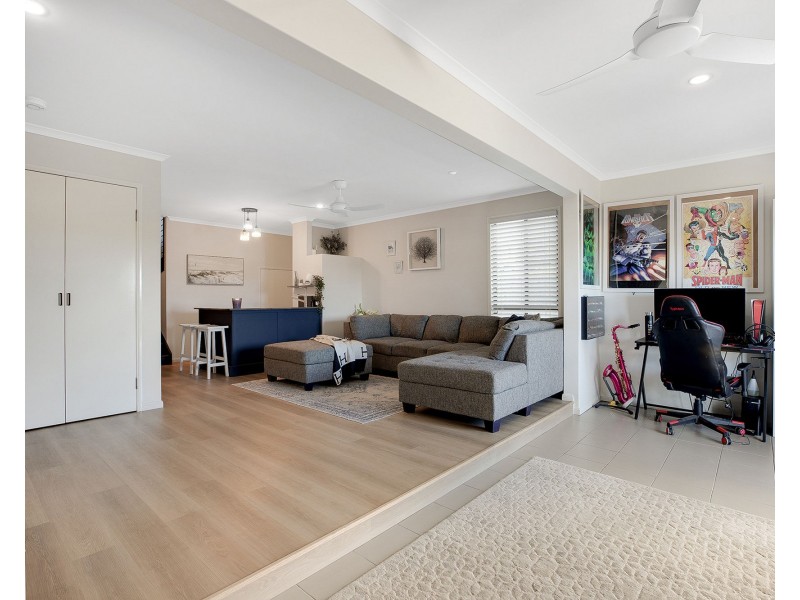 17 Woodlands Drive, Eimeo QLD 4740