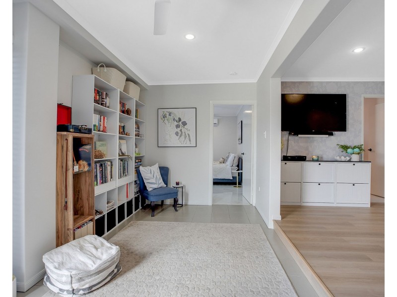 17 Woodlands Drive, Eimeo QLD 4740