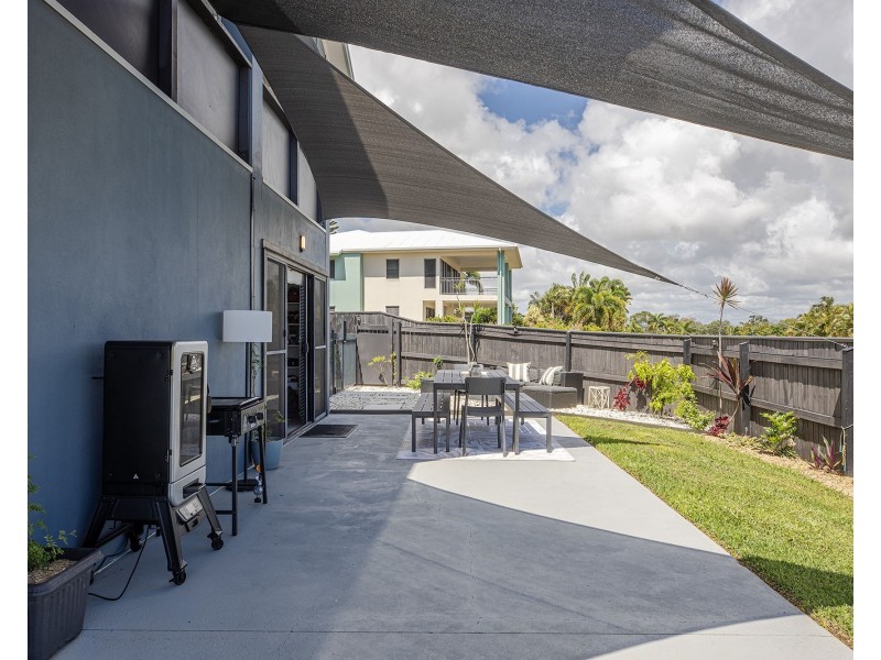17 Woodlands Drive, Eimeo QLD 4740