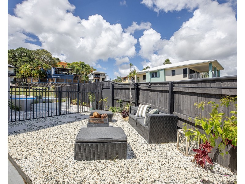 17 Woodlands Drive, Eimeo QLD 4740