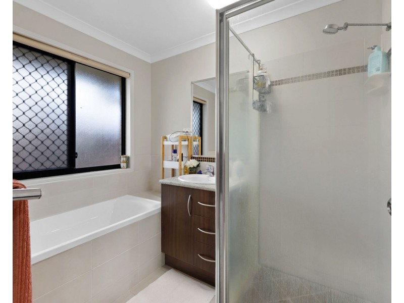 4 Elizabeth Street, Mirani QLD 4754