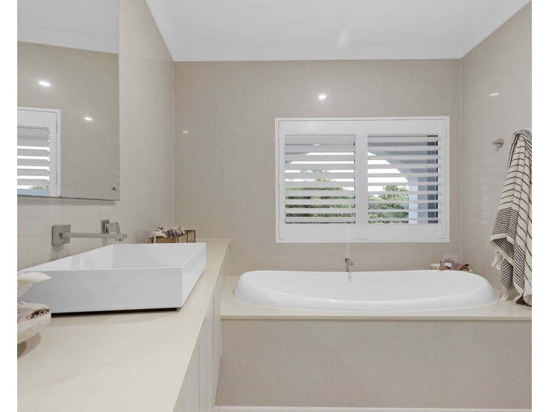 35 Plover Street, Slade Point QLD 4740