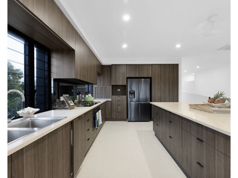 35 Plover Street, Slade Point QLD 4740