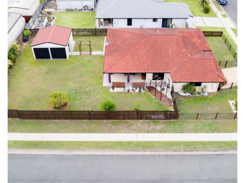 1 Bradco Avenue, Ooralea QLD 4740