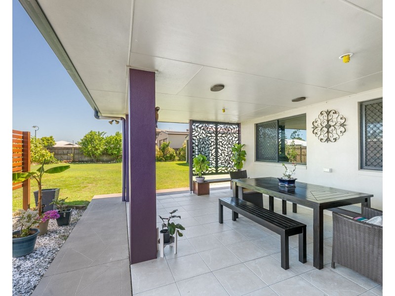 1 Bradco Avenue, Ooralea QLD 4740