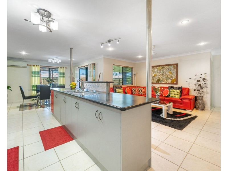 1 Bradco Avenue, Ooralea QLD 4740