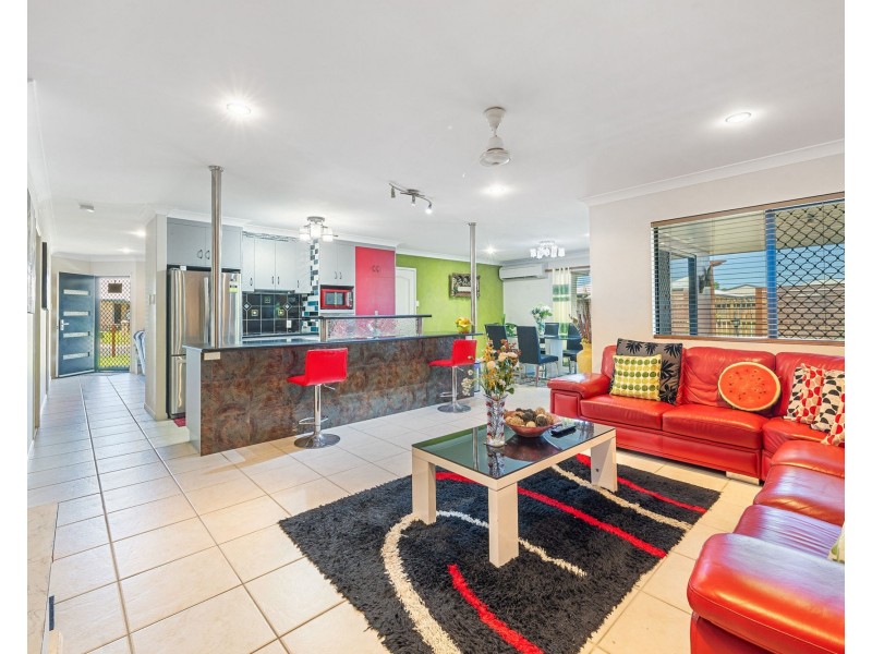 1 Bradco Avenue, Ooralea QLD 4740