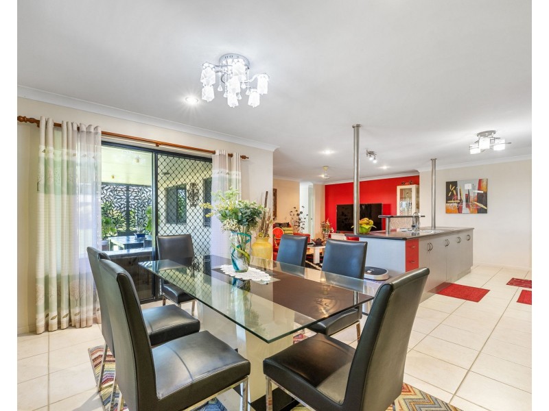 1 Bradco Avenue, Ooralea QLD 4740