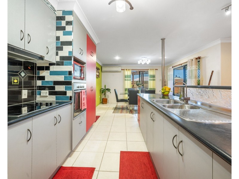 1 Bradco Avenue, Ooralea QLD 4740