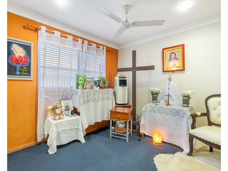 1 Bradco Avenue, Ooralea QLD 4740