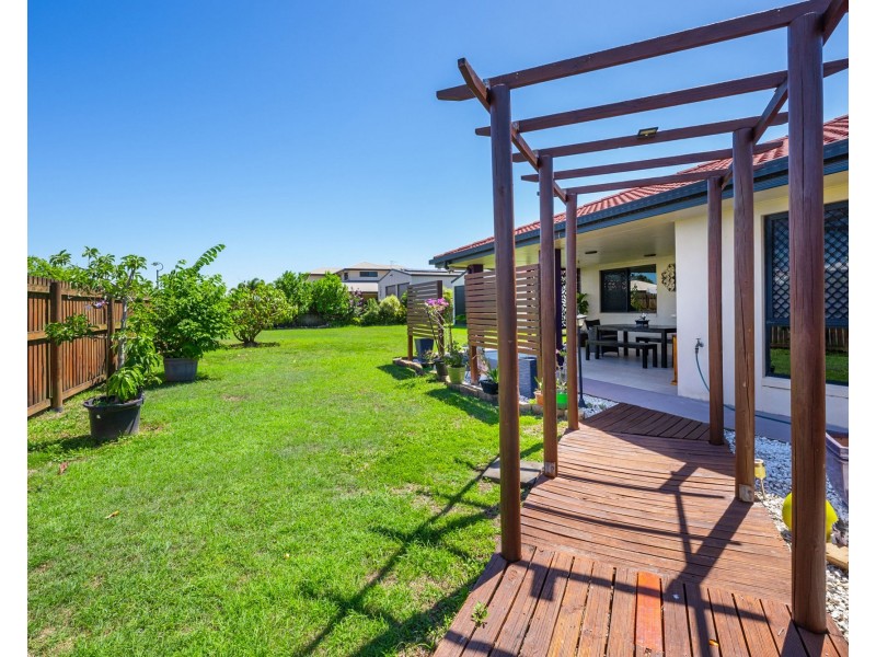 1 Bradco Avenue, Ooralea QLD 4740