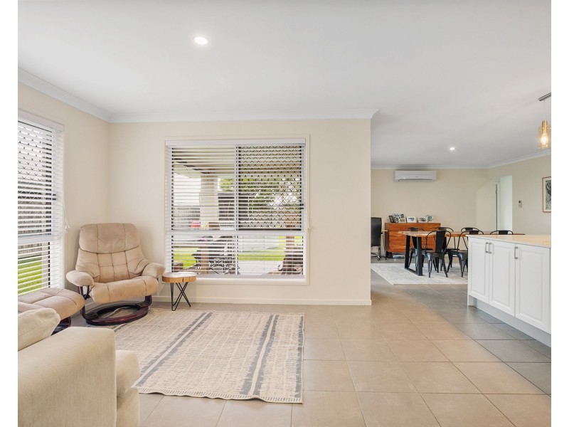 36 Dickens Avenue, Ooralea QLD 4740
